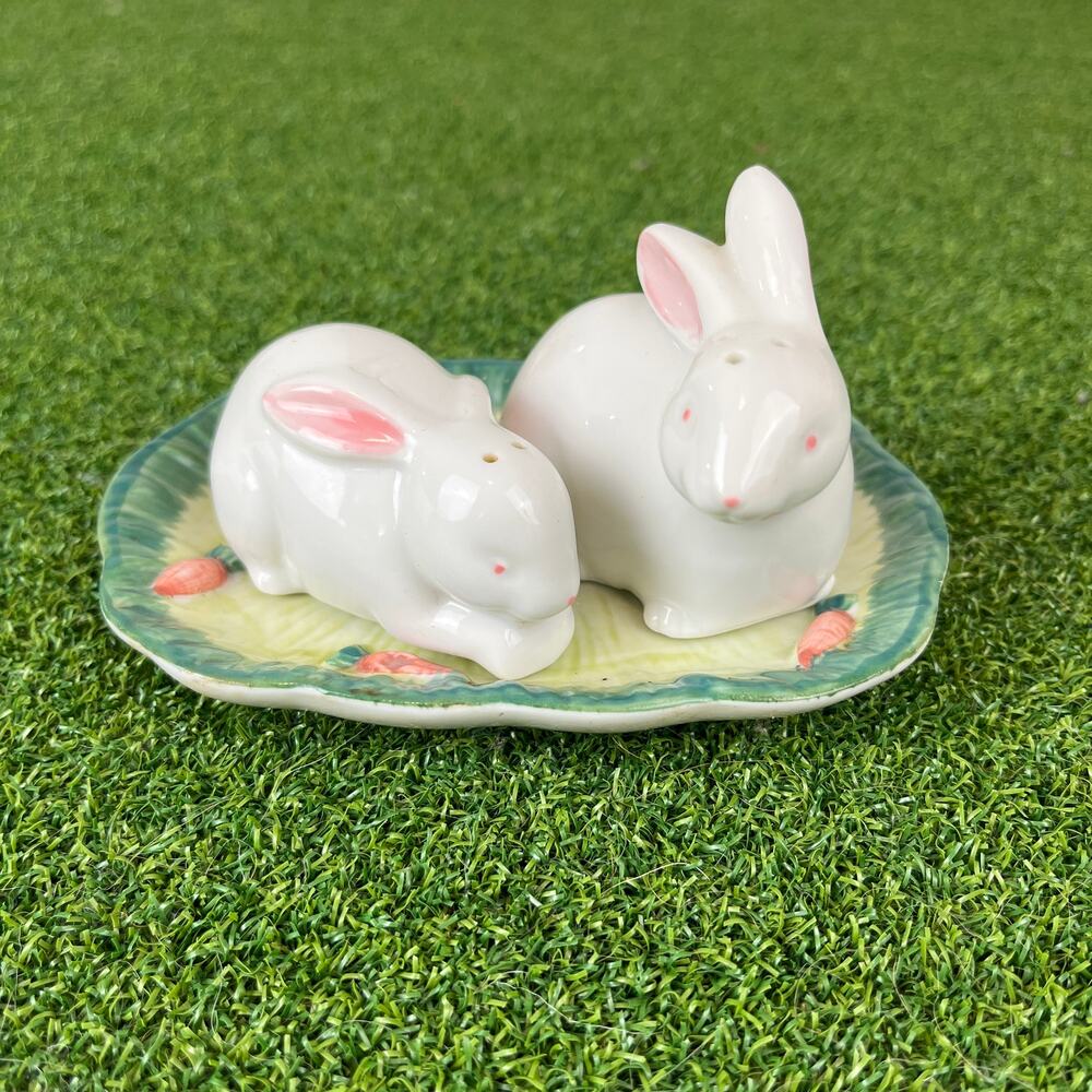 Vintage Takahashi Japan Bunny Rabbit Salt Pepper Shakers Tray 3pc Easter